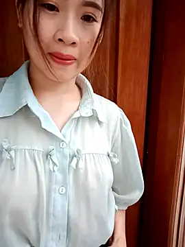 Snapshot of tuongvycute chatting on 29, 10, 2025 tuongvycute online show from 29, 10, 2025