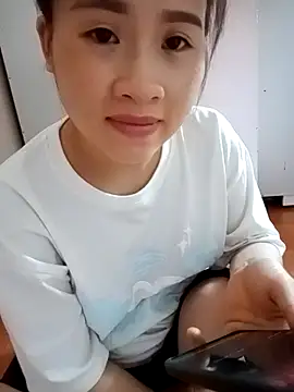 Snapshot of tuongvycute chatting on 10, 10, 2025 tuongvycute online show from 10, 10, 2025