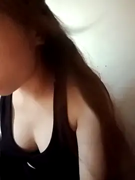 Snapshot of tuongvycute chatting on 15, 10, 2025 tuongvycute online show from 15, 10, 2025