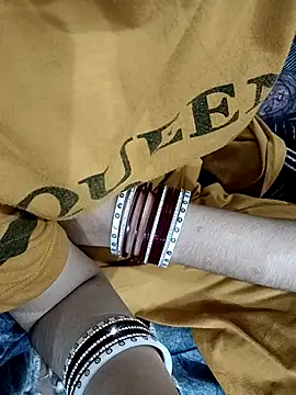 HOT-CPL-11 online show from 17, 11, 2025