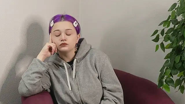 TraciBasco online show from 11, 10, 2025