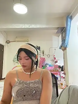 lan-xinh1 online show from 15, 12, 2025