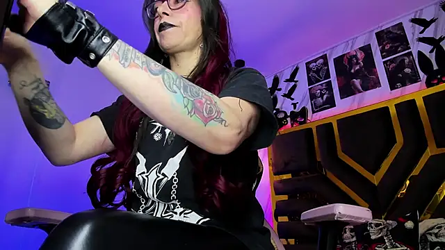 Evangelinejoness  online show from 10, 1, 2026