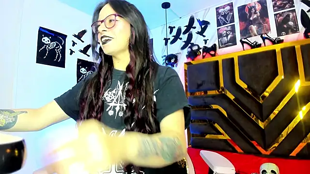 Evangelinejoness  online show from 27, 11, 2025