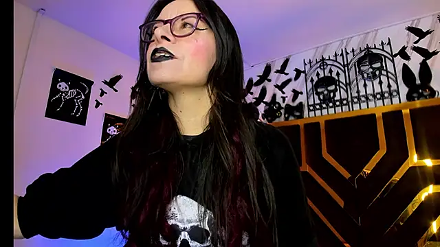 Evangelinejoness  online show from 2, 11, 2025