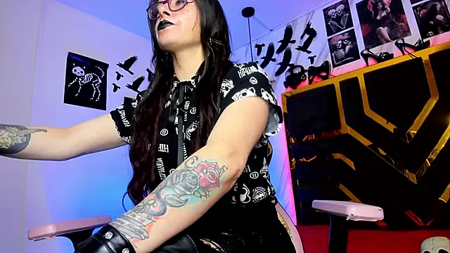 Evangelinejoness  online show from 28, 11, 2025