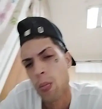 Laikerxxx online show from 23, 11, 2025