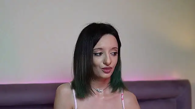 JoelleApril online show from 10, 4, 2026