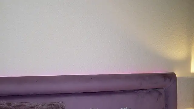 JoelleApril online show from 10, 3, 2026