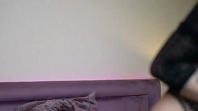 JoelleApril online show from 25, 3, 2026