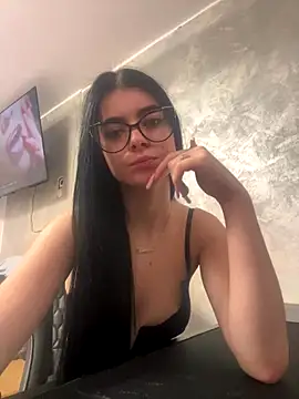 MissHerra2 online show from 8, 11, 2025