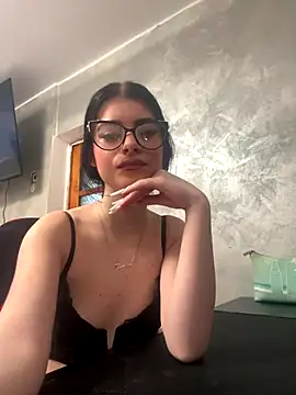 MissHerra2 online show from 5, 12, 2025