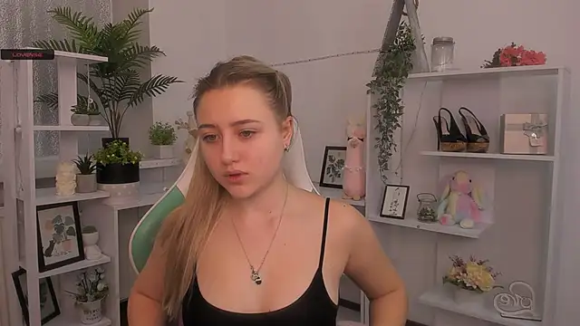 Lulu   Moon online show from 4, 12, 2025