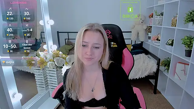 Lulu   Moon online show from 29, 10, 2025