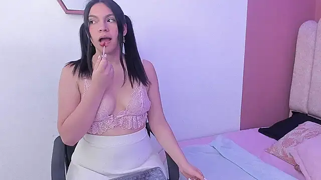 Snapshot of Ariana__clauss chatting on 25, 11, 2025 Ariana clauss online show from 25, 11, 2025