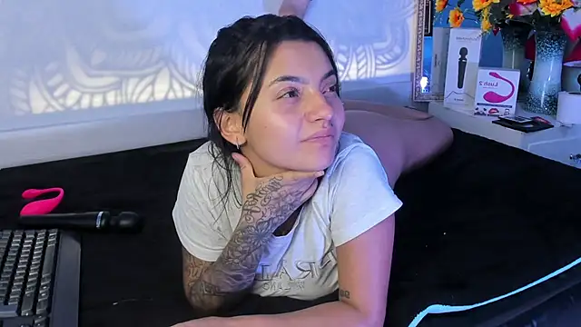 Liisaa Kiss online show from 27, 11, 2025