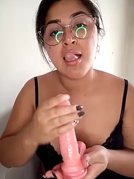 morenalatinaa online show from 6, 4, 2026