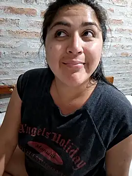 Snapshot of morenalatinaa chatting on 19, 1, 2026 morenalatinaa online show from 19, 1, 2026