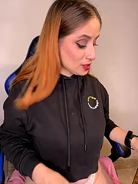 Adeline 1 online show from 20, 10, 2025