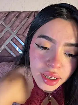 LunaMoore Pink online show from 27, 5, 2026
