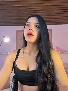 Snapshot of LunaMoore_Pink chatting on 15, 7, 2026 LunaMoore Pink online show from 15, 7, 2026