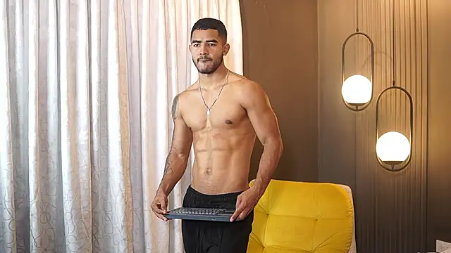 Snapshot of Reik_Vonn chatting on 11, 11, 2025 Reik Vonn online show from 11, 11, 2025