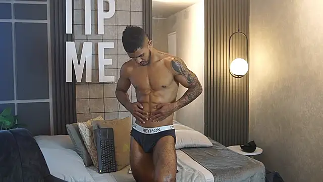 Snapshot of Reik_Vonn chatting on 20, 11, 2025 Reik Vonn online show from 20, 11, 2025