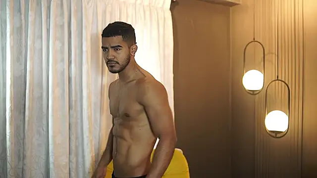 Snapshot of Reik_Vonn chatting on 15, 11, 2025 Reik Vonn online show from 15, 11, 2025