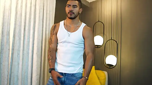 Snapshot of Reik_Vonn chatting on 10, 6, 2026 Reik Vonn online show from 10, 6, 2026