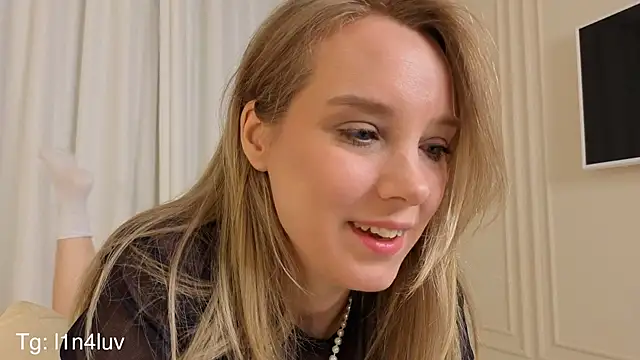 AIicaparkerc online show from 28, 10, 2025