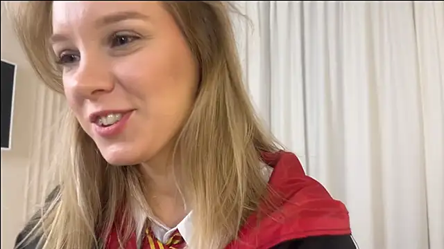 AIicaparkerc online show from 15, 10, 2025