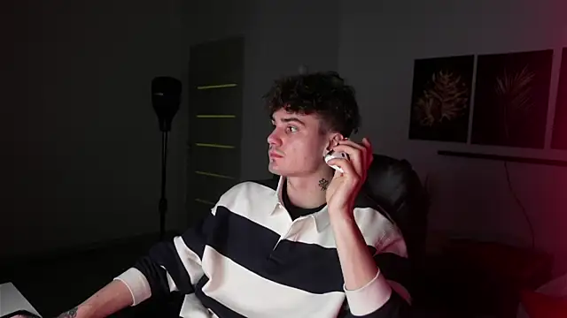 Snapshot of Nick_Phillip chatting on 10, 1, 2026 Nick Phillip online show from 10, 1, 2026