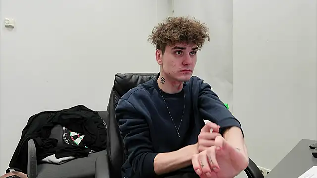 Snapshot of Nick_Phillip chatting on 22, 11, 2025 Nick Phillip online show from 22, 11, 2025