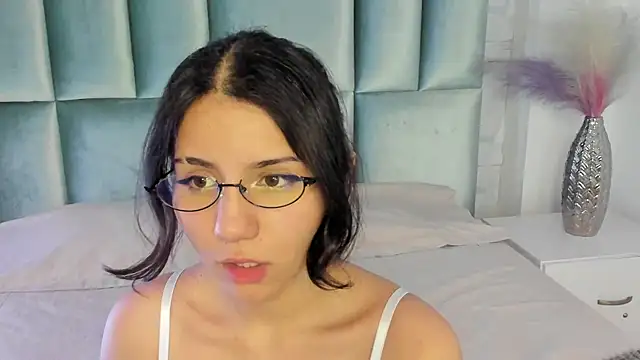 HollyPeach online show from 12, 5, 2026