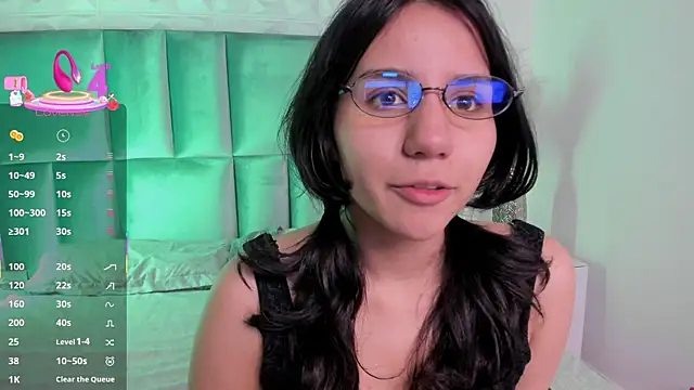 HollyPeach online show from 22, 4, 2026