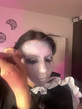 Snapshot of HollyPeach chatting on 25, 6, 2026 HollyPeach online show from 25, 6, 2026