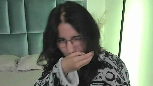 HollyPeach online show from 5, 2, 2026