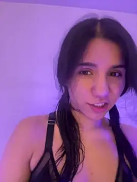 HollyPeach online show from 23, 4, 2026