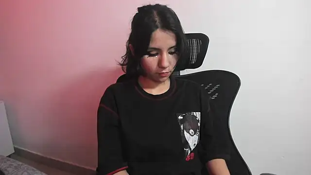 HollyPeach online show from 27, 10, 2025