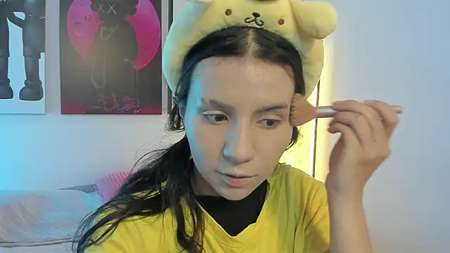 Snapshot of HollyPeach chatting on 3, 6, 2026 HollyPeach online show from 3, 6, 2026