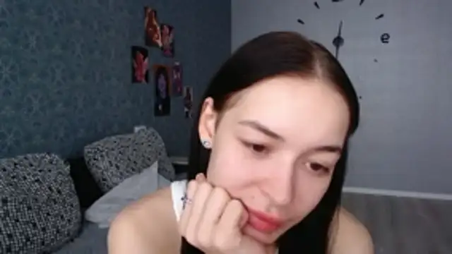 Daphne Darkthorn online show from 5, 11, 2025