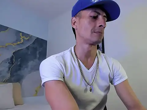 latin crissex online show from 28, 10, 2025