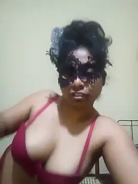 Expose Queen online show from 10, 2, 2026