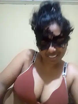 Expose Queen online show from 24, 3, 2026