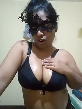 Expose Queen online show from 9, 1, 2026