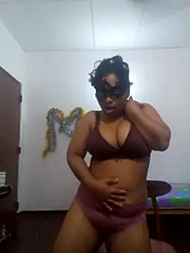 Expose Queen online show from 17, 4, 2026