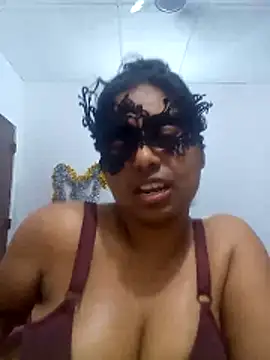 Expose Queen online show from 28, 4, 2026