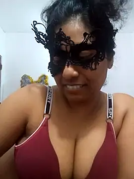 Expose Queen online show from 19, 6, 2026