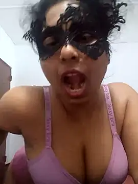 Expose Queen online show from 4, 8, 2026