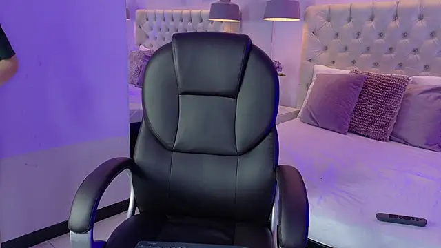 AshleyGinger  online show from 20, 11, 2025